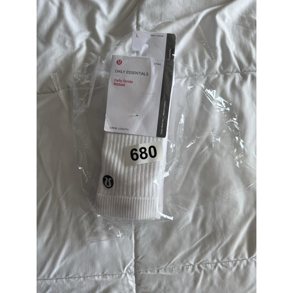 New Size Large 9-11 Lululemon Daily Stride Quarter Socks 3 Pack White Ribbed - Picture 4 of 4